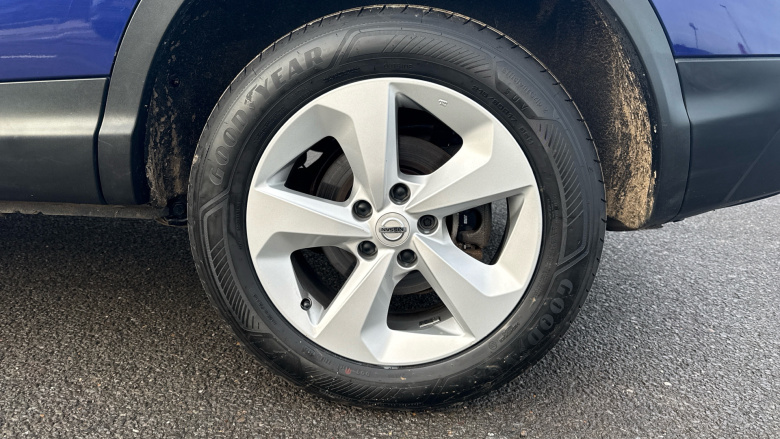 Nissan Qashqai 1.3 DiG-T Acenta Premium 5dr Petrol Hatchback